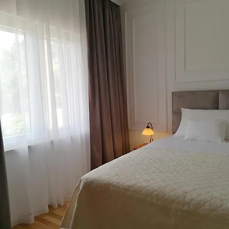 Green Park 2 Apartment *
