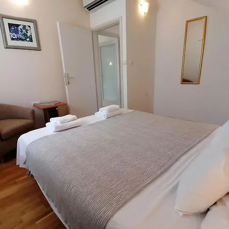 Green Park 2 Apartment
